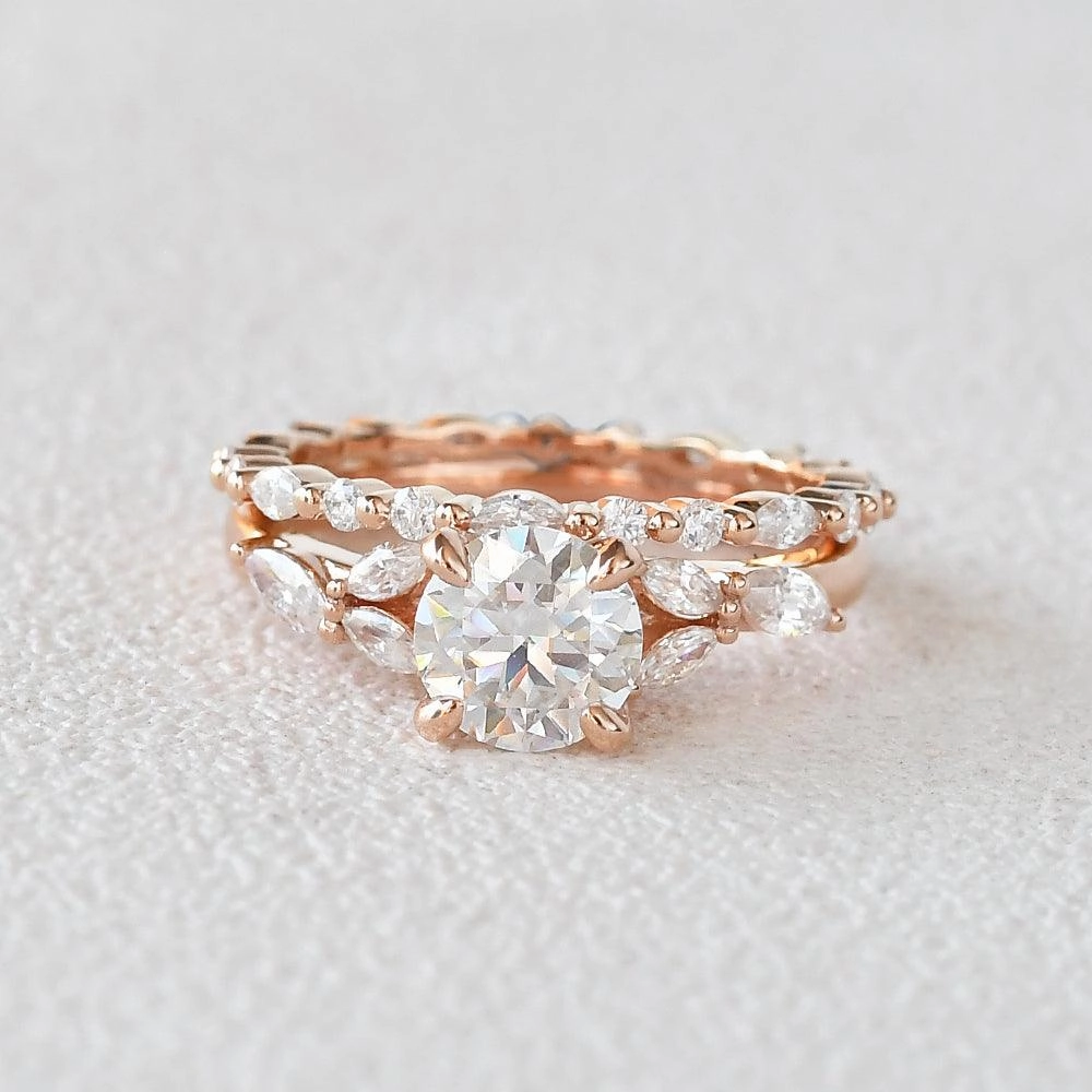 Graceful Elegance Polished Elegance 1.0ct Round Cut Moissanite Staccato Cluster Ring Set 2pcs