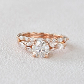 Graceful Elegance Polished Elegance 1.0ct Round Cut Moissanite Staccato Cluster Ring Set 2pcs