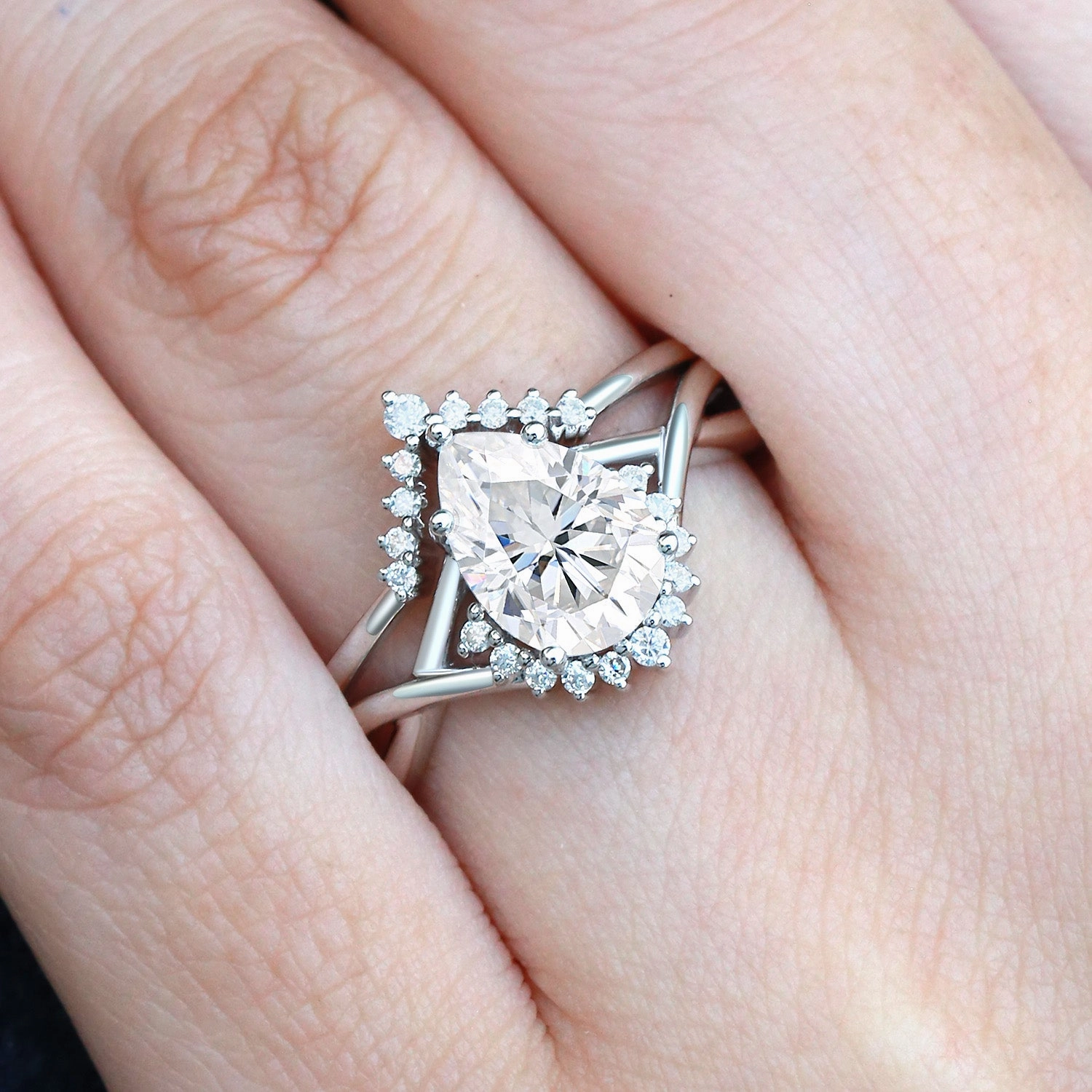 Glowing Details Radiant Shine Look Pear Cut Moissanite Infinity Engagement Ring Set 2pcs