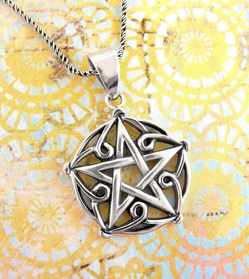 Attractive Piece Daily Event Pentagram of Brisingamen Pendant