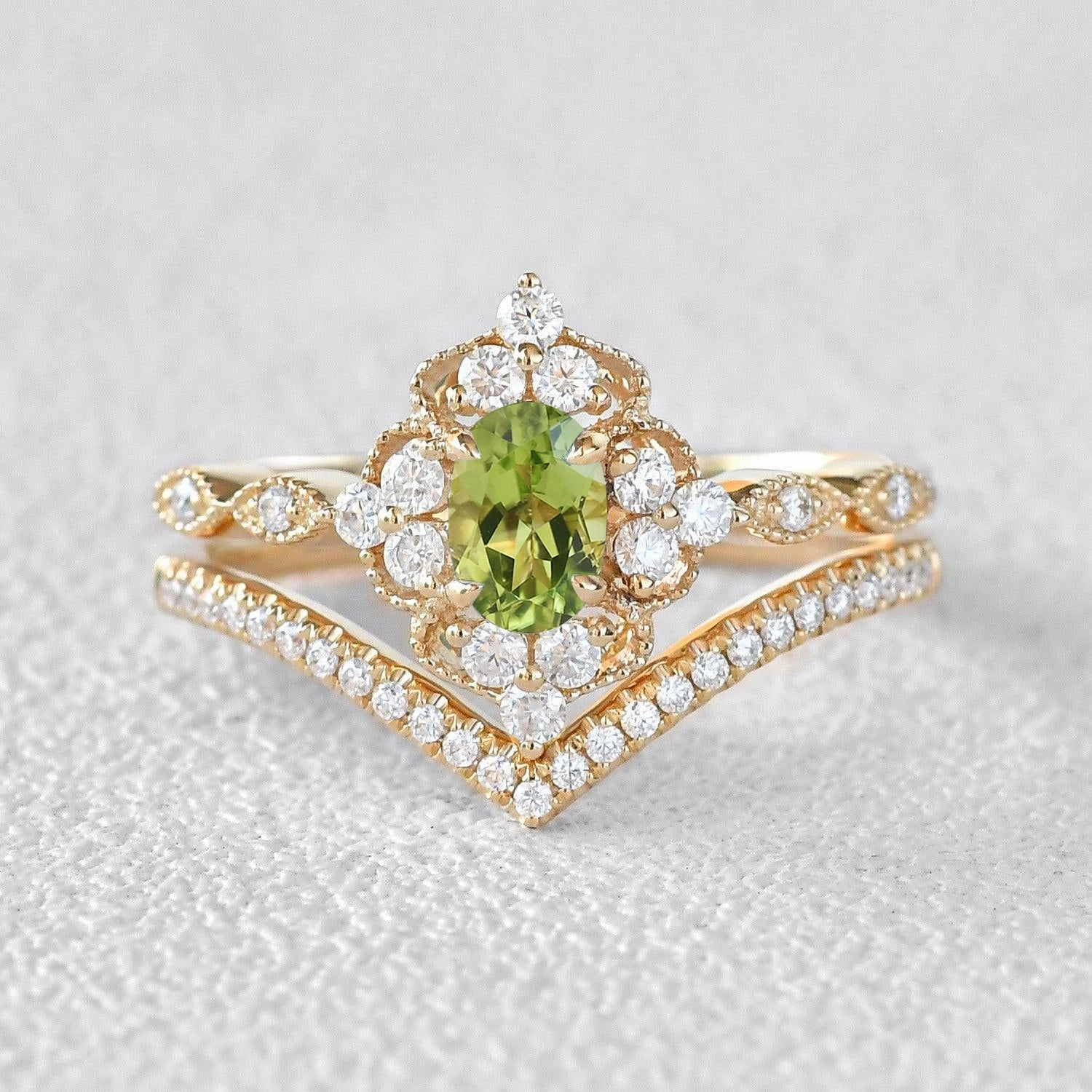 Peridot & Moissanite Vintage Inspired Ring Set 2pcs Sophisticated Glow Seasonal Match