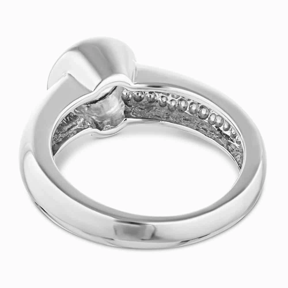 Engraved Surface Special Design Primrose Round Lab Grown Diamond Bezel Solitaire Engagement Ring