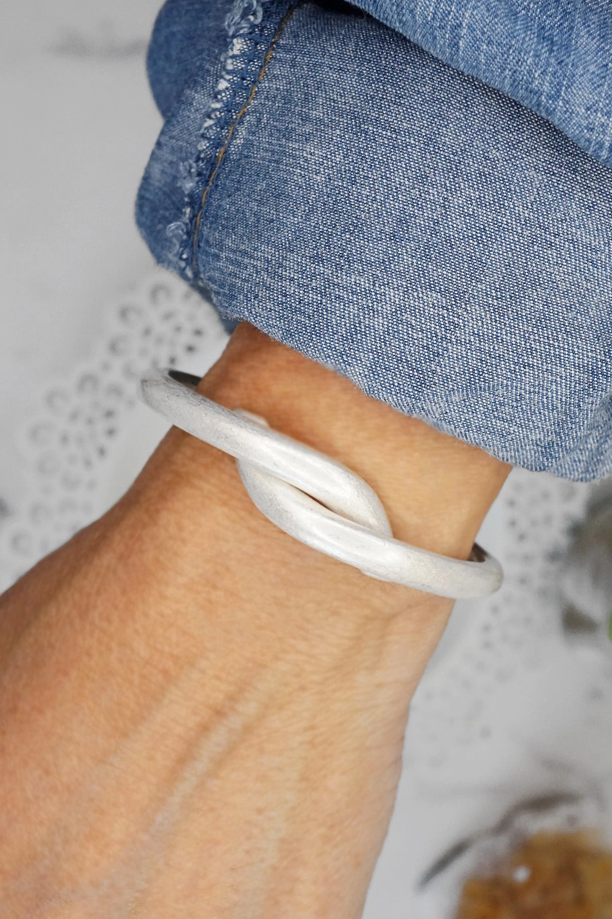 Storybook Scope Whimsical Accents Timeless tie design cuff Bracelet Bangle in silver tone with hinge