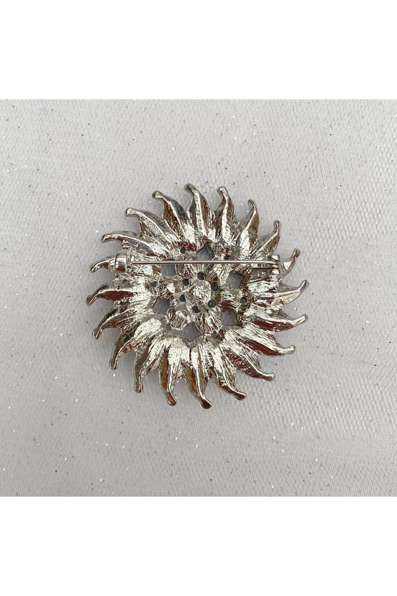 QueenMee Accessories Sunflower Brooch With Pearl And Crystal