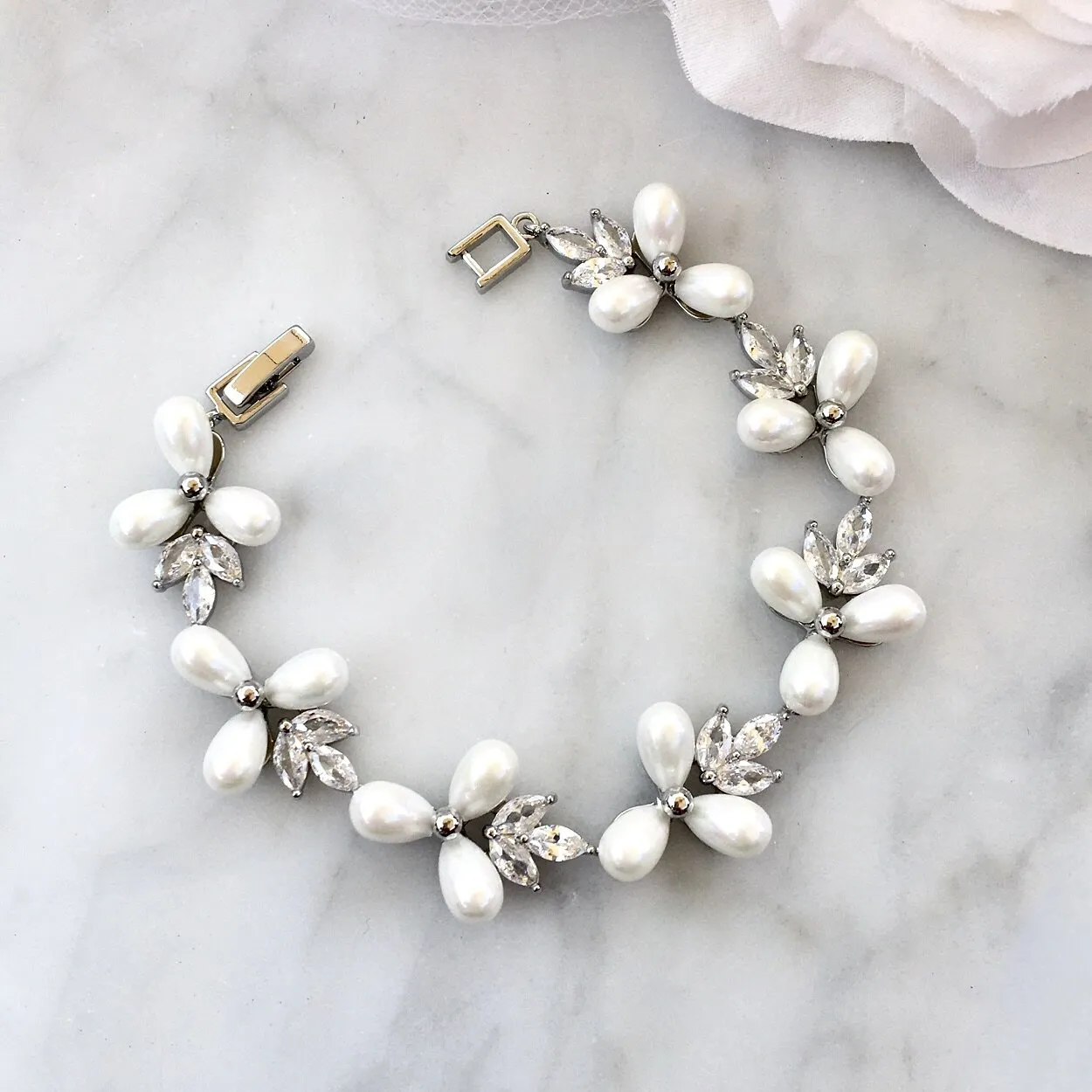 "Adonna" - Pearl Bridal Necklace - Available in Silver, Rose Gold and Yellow Gold