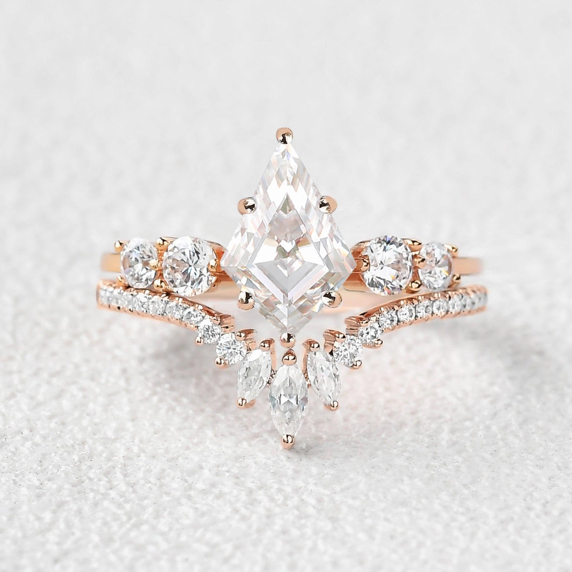 Stylish Accessory Round Staccato Kite Cut Moss Agate Engagement Ring Set 2pcs