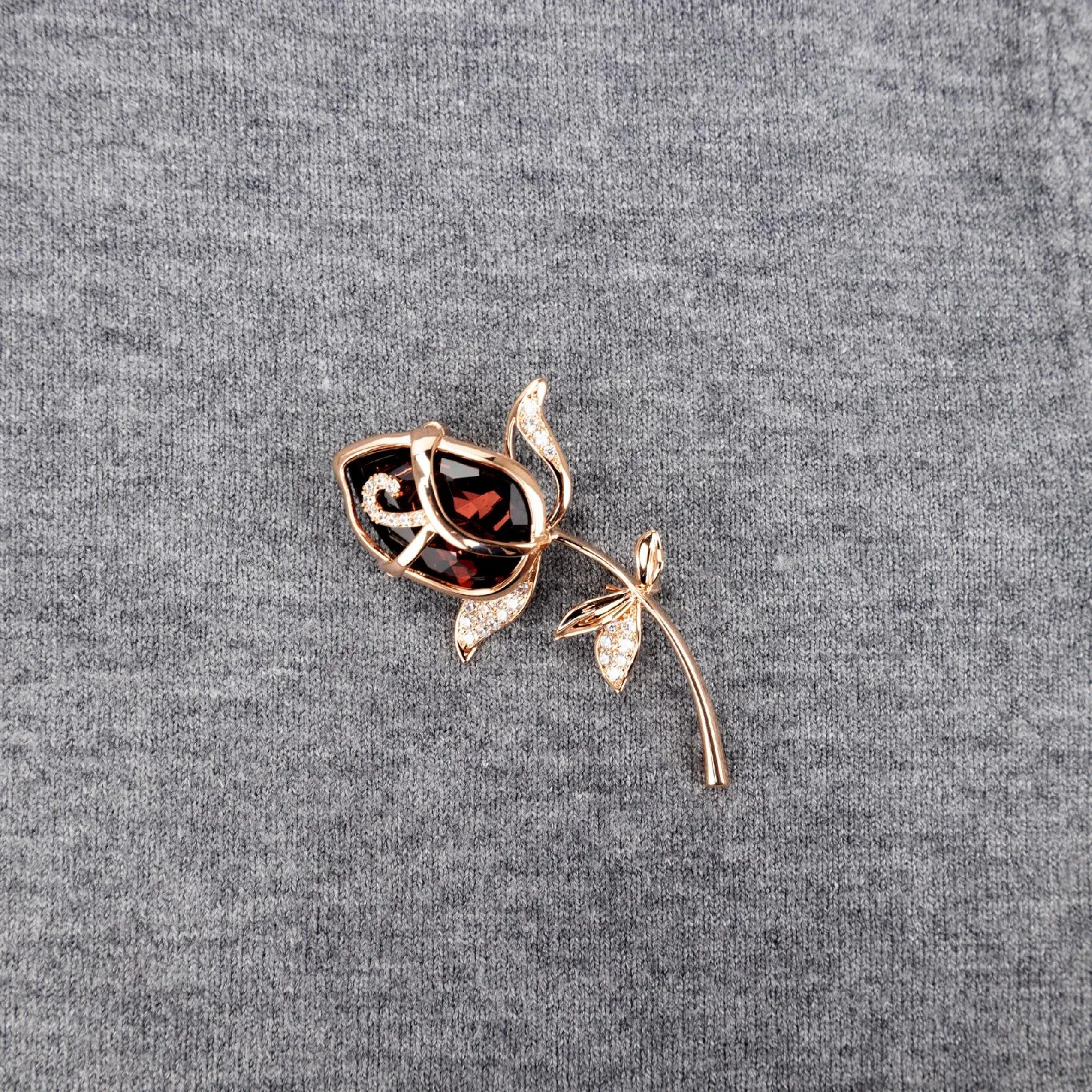Red rose - 14K rose gold-plated brooch