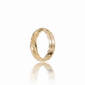 Romantic Touch Hawaiian Heirloom Old English Scroll Ring in Gold - 4.5mm