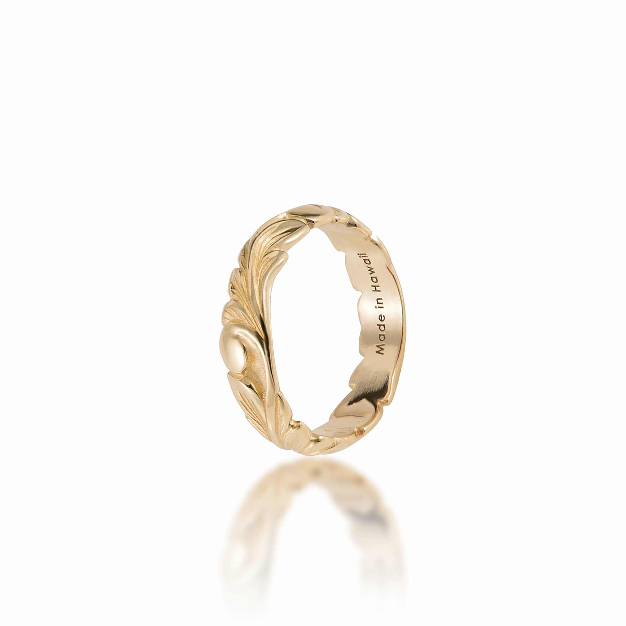 Romantic Touch Hawaiian Heirloom Old English Scroll Ring in Gold - 4.5mm