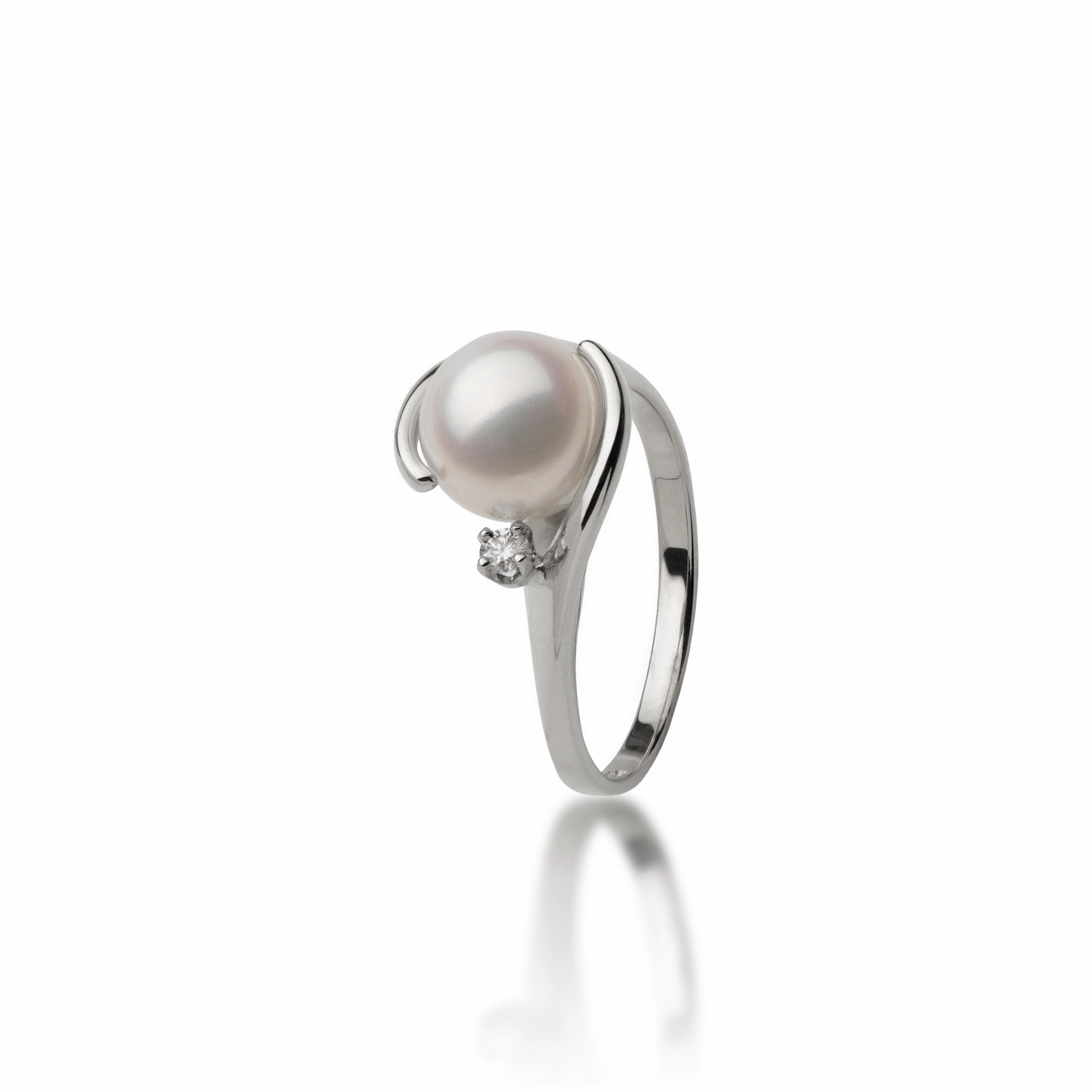 Luxury Look Akoya White Pearl Ring in White Gold with Diamond - 8mm