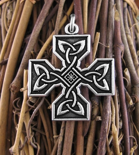 Elegant Evening Chic Design Equal-Armed Cross Pendant With Triquetra Knots
