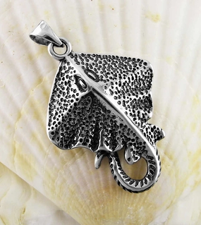 Fashion Boy Artisan Adornment Speckled or Spotted Manta Ray Stingray Pendant With Whiptail