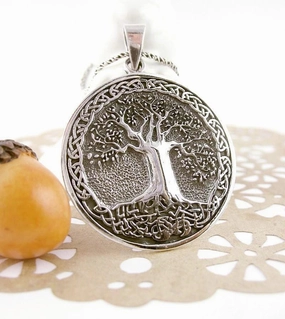 Richly Detailed Tree of Life Medallion Pendant Durable Present Exclusive Accessory