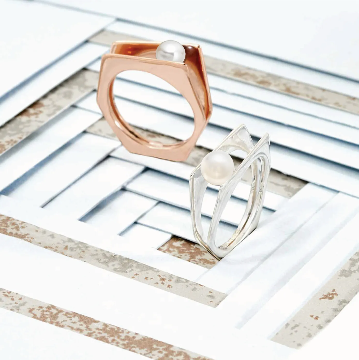 Rose Gold White Pearl Ring Alvaro