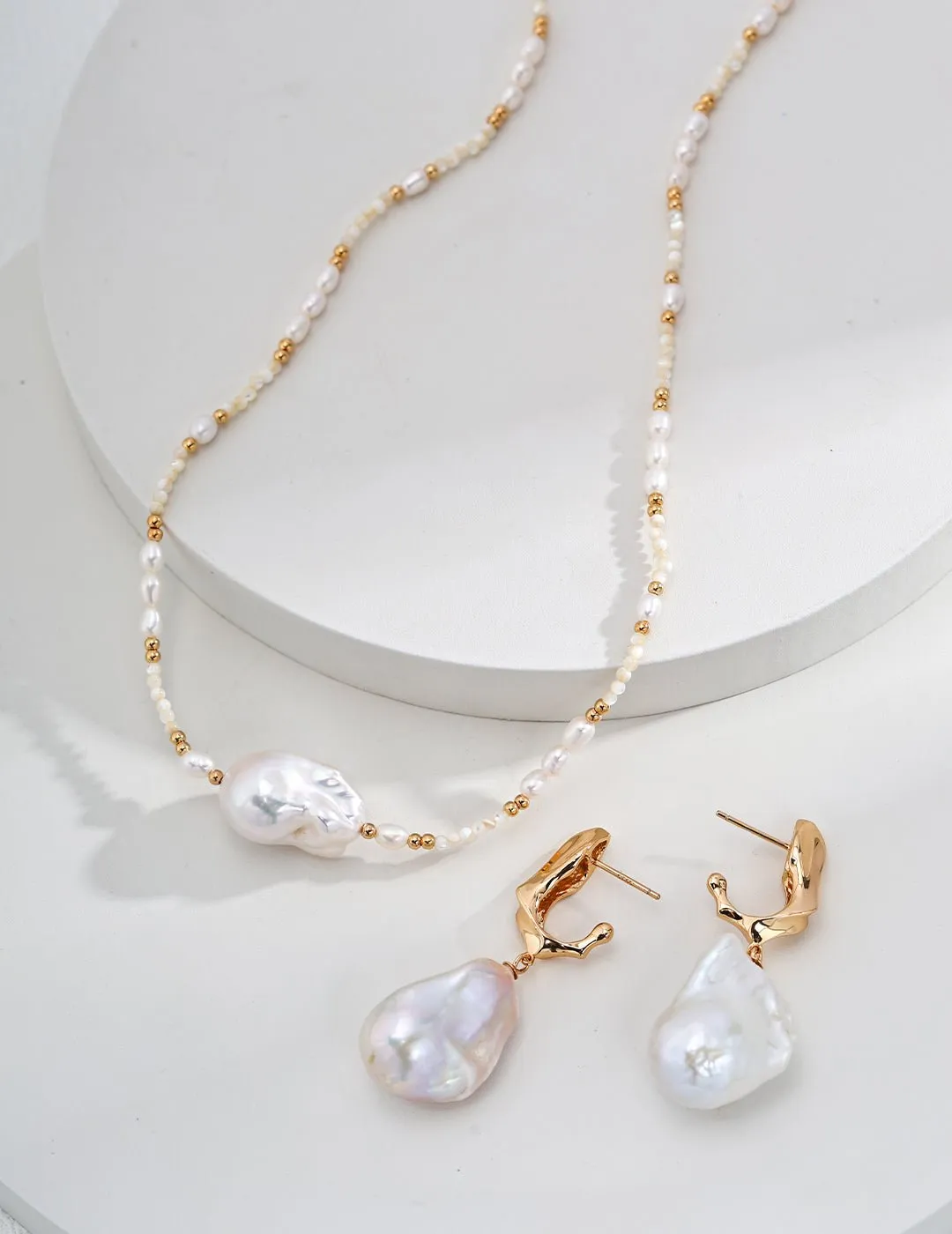 S925 Silver Natural Baroque Pearl and Mother-of-Pearl Beaded Necklace