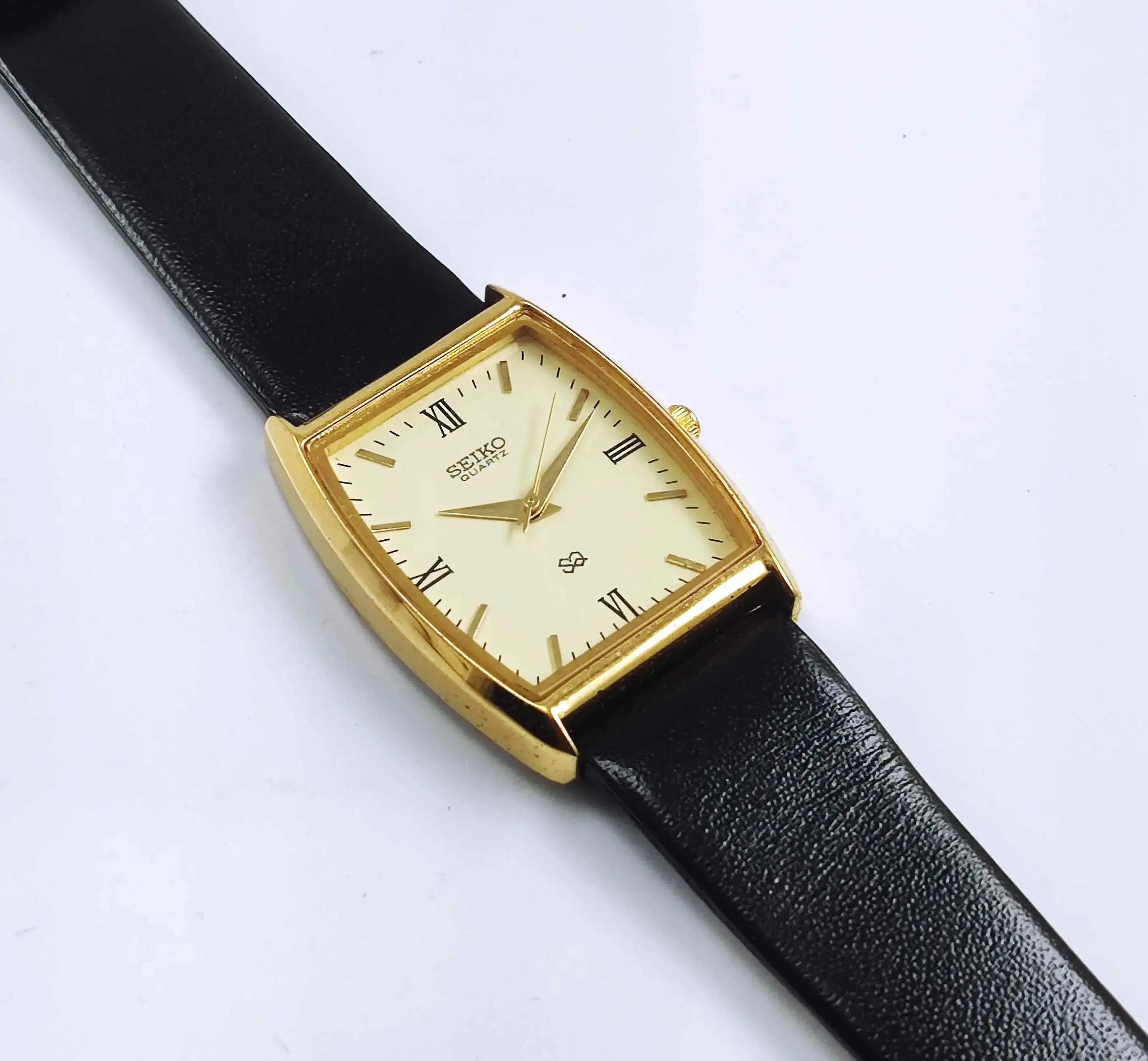 Seiko Quartz MIYOTA Cream Dial Golden Case Men's Watch
