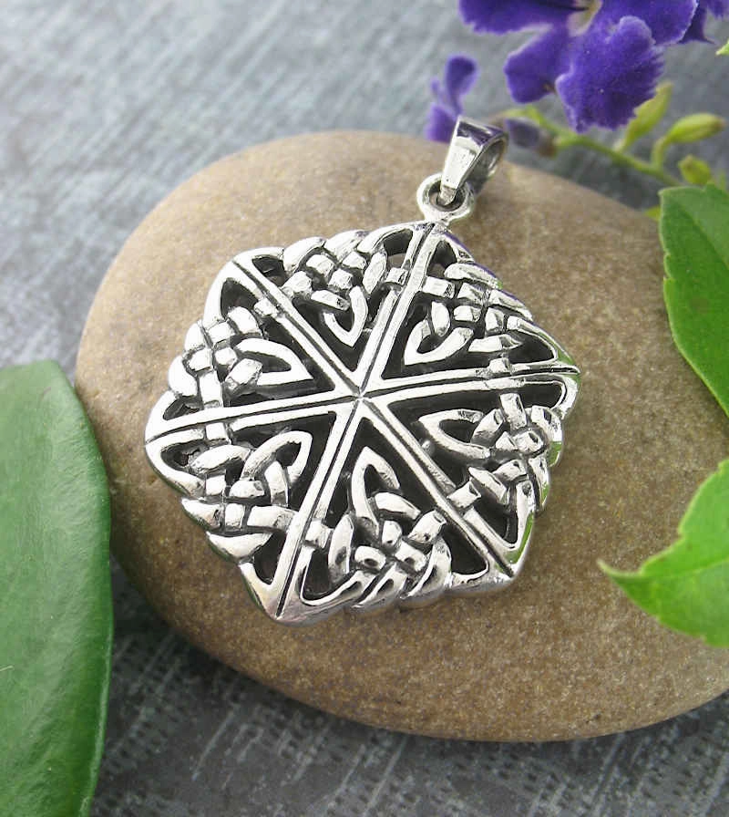 Business Accessory Father??s Gift Celtic Hexagon Knot Pendant