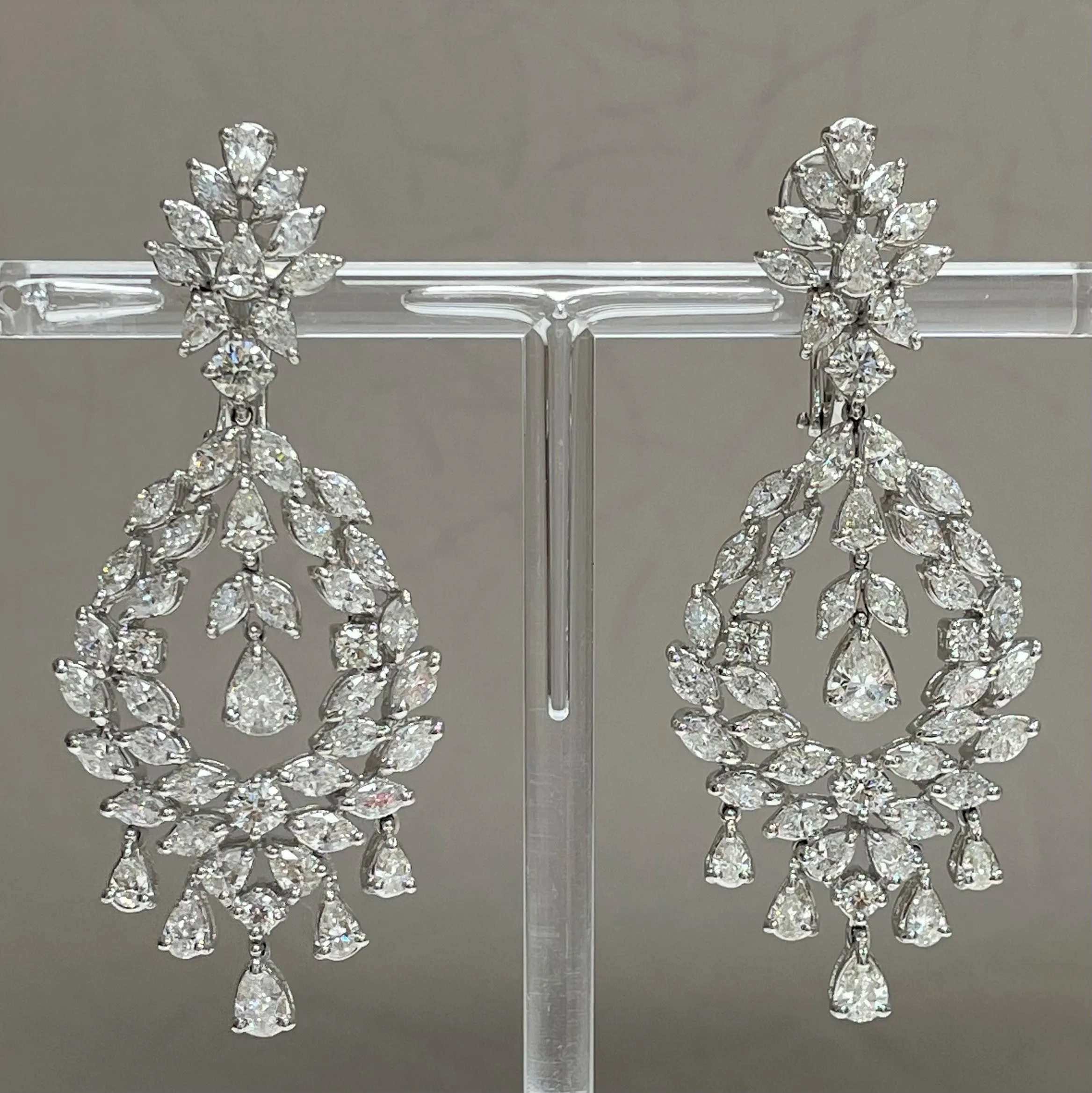 Selin Chandelier Earrings (11.18 ct Diamonds) in White Gold