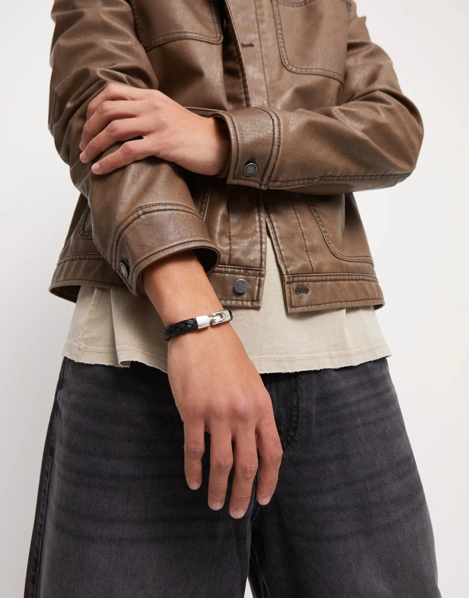 SER NATURAL BLACK BRAIDED WIDE LEATHER BRACELET