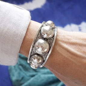 Real Charm Complete Inventory Silver Dusk ?C Tapered Bubbles Western Bangle