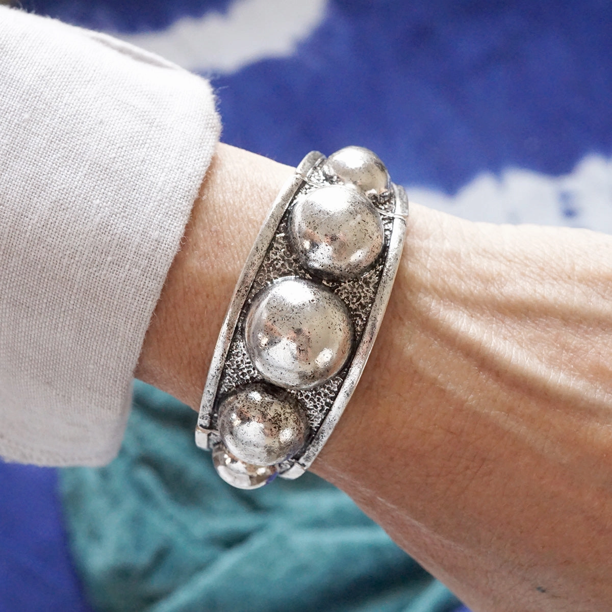 Real Charm Complete Inventory Silver Dusk ?C Tapered Bubbles Western Bangle