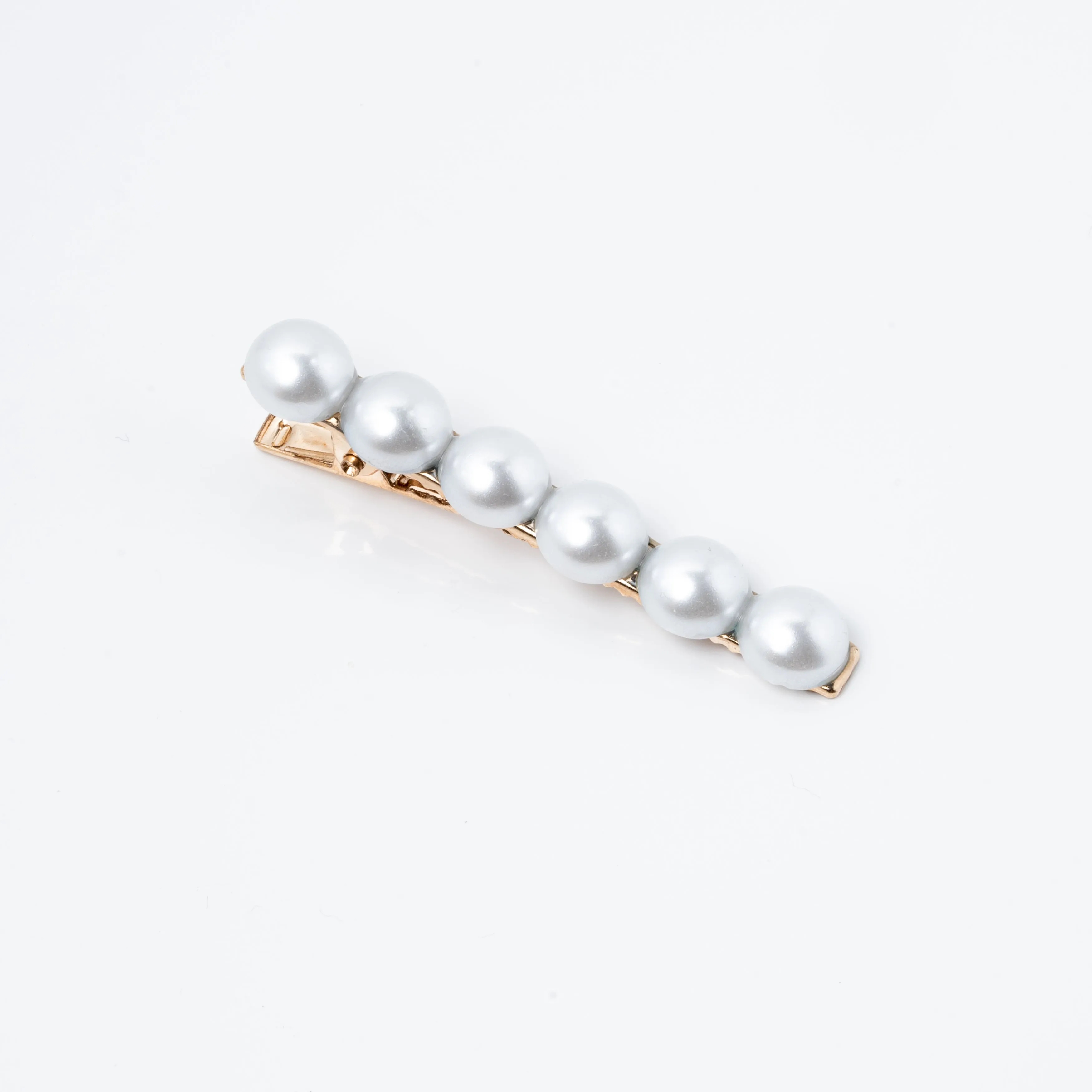 Snow White Pearl Hair Clip
