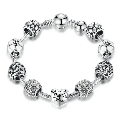 Sophisticated Silver Charm Bracelet: Elegance Meets Versatility in Your Everyday Style