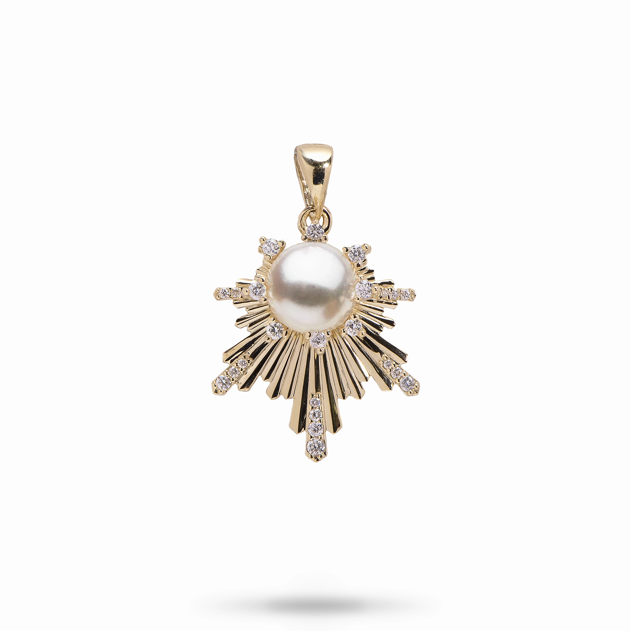 E Ho???la Akoya White Pearl Pendant in Gold with Diamonds - 22mm Shiny Design