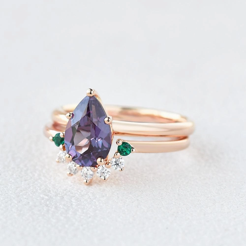 Golden Light Alexandrite & Emerald & Moissanite Pear Shaped Ring Set 2pcs