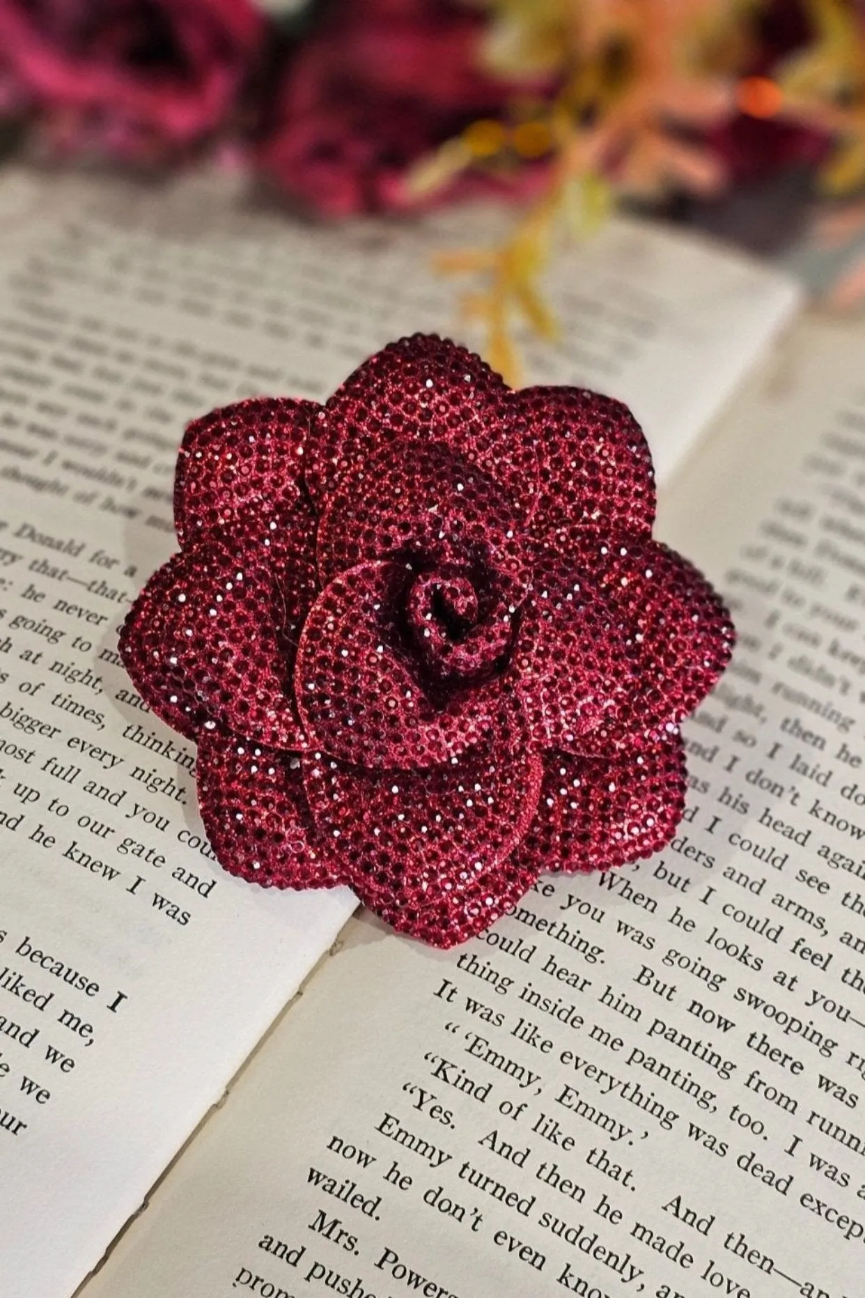 Starlight Rose Follies Brooch Clip (Red)