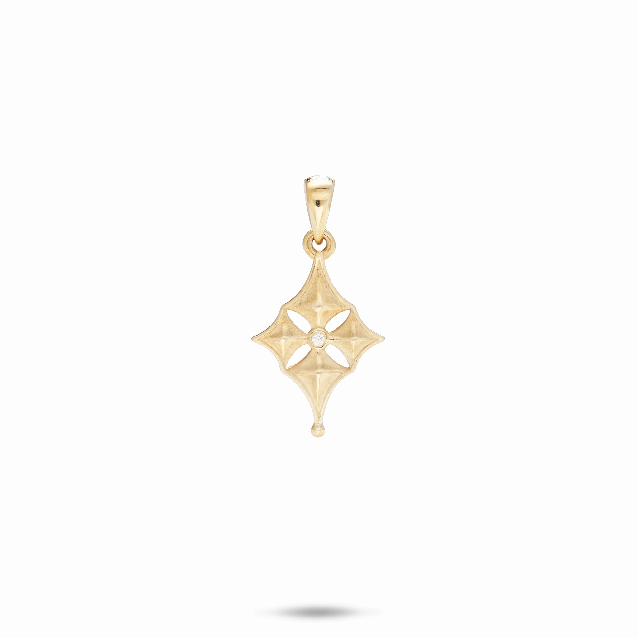 Sophisticated Gem Showstopper Look Hawaiian Quilted Star Pendant in Gold with Diamond - 15mm