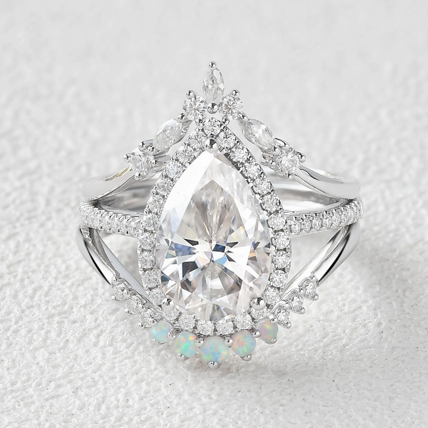 3.5ct Pear Shaped Moissanite Inspired Ring Set 3pcs Gleaming Finish