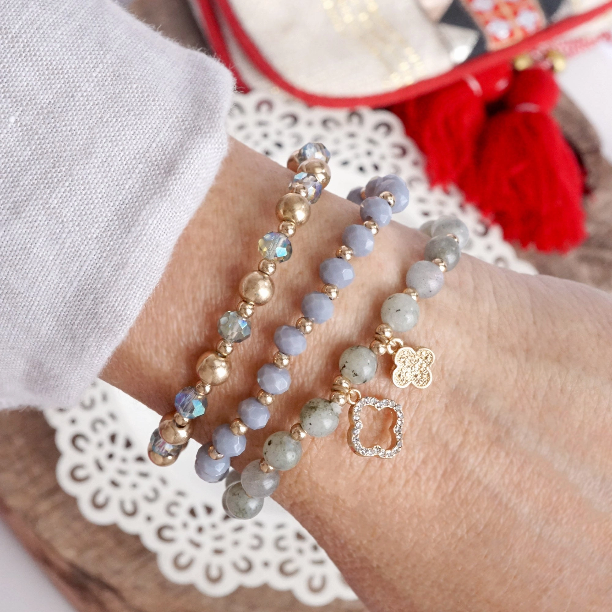 Contrasting Tones Beaded Bracelet Set Clover Semi Precious Metal Glass Beads Gold tone Grey