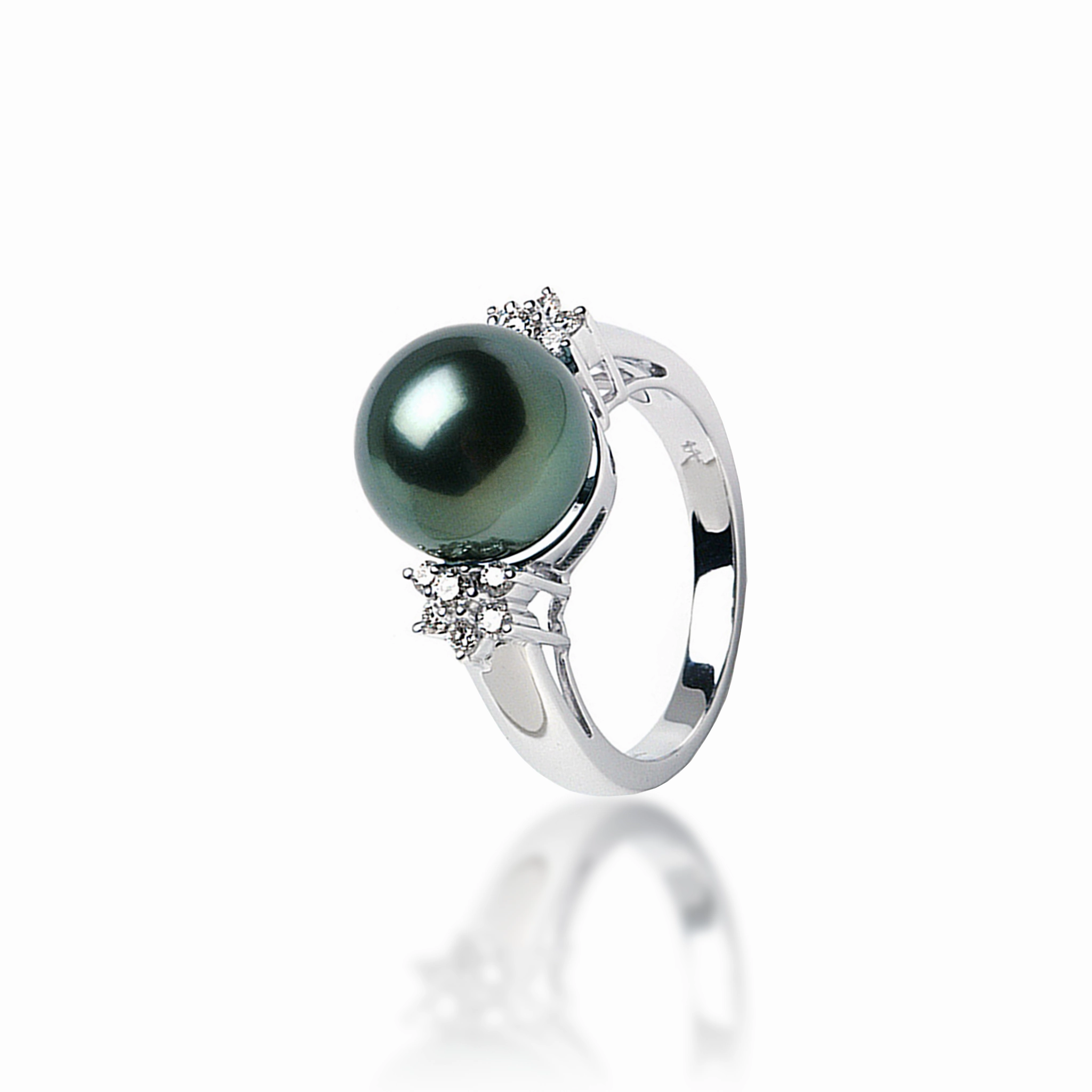 Tahitian Black Pearl Ring in White Gold with Diamonds - 11-12mm Sleek Edge