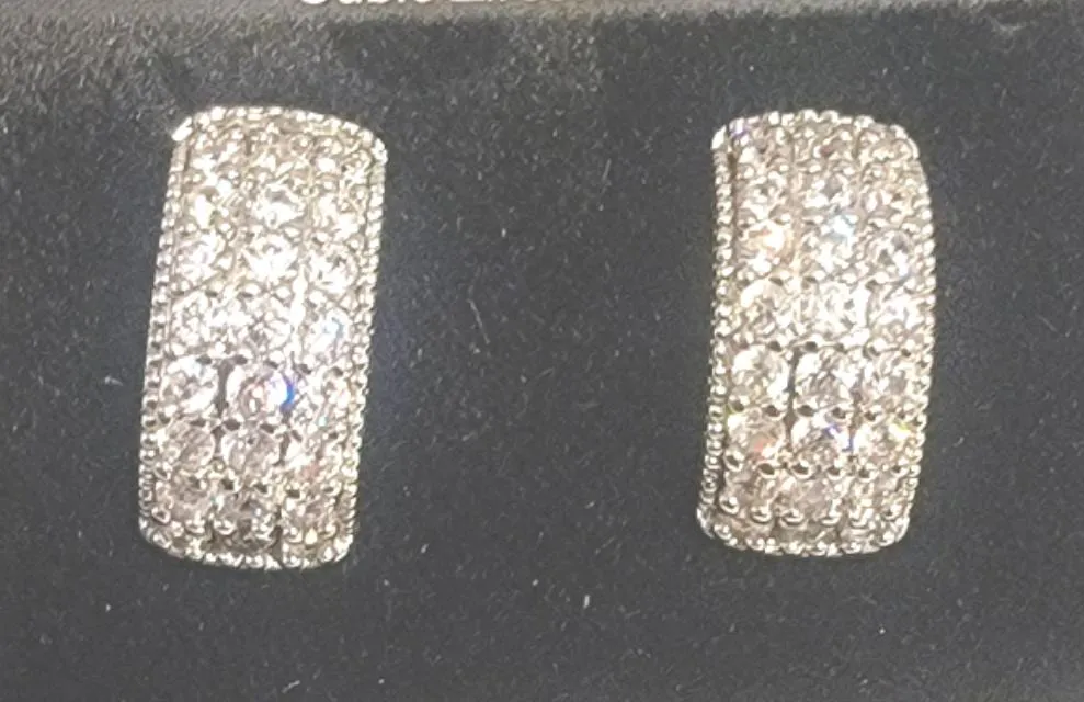 THE LUXE NK GLAM GIRL LUXURY JEWELRY COLLECTION - CZ CLUSTER RHINESTONE STUD EARRINGS-ES77-10364