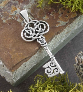 Old-Fashioned Celtic Key With Triskelion Pendant Family Dinner