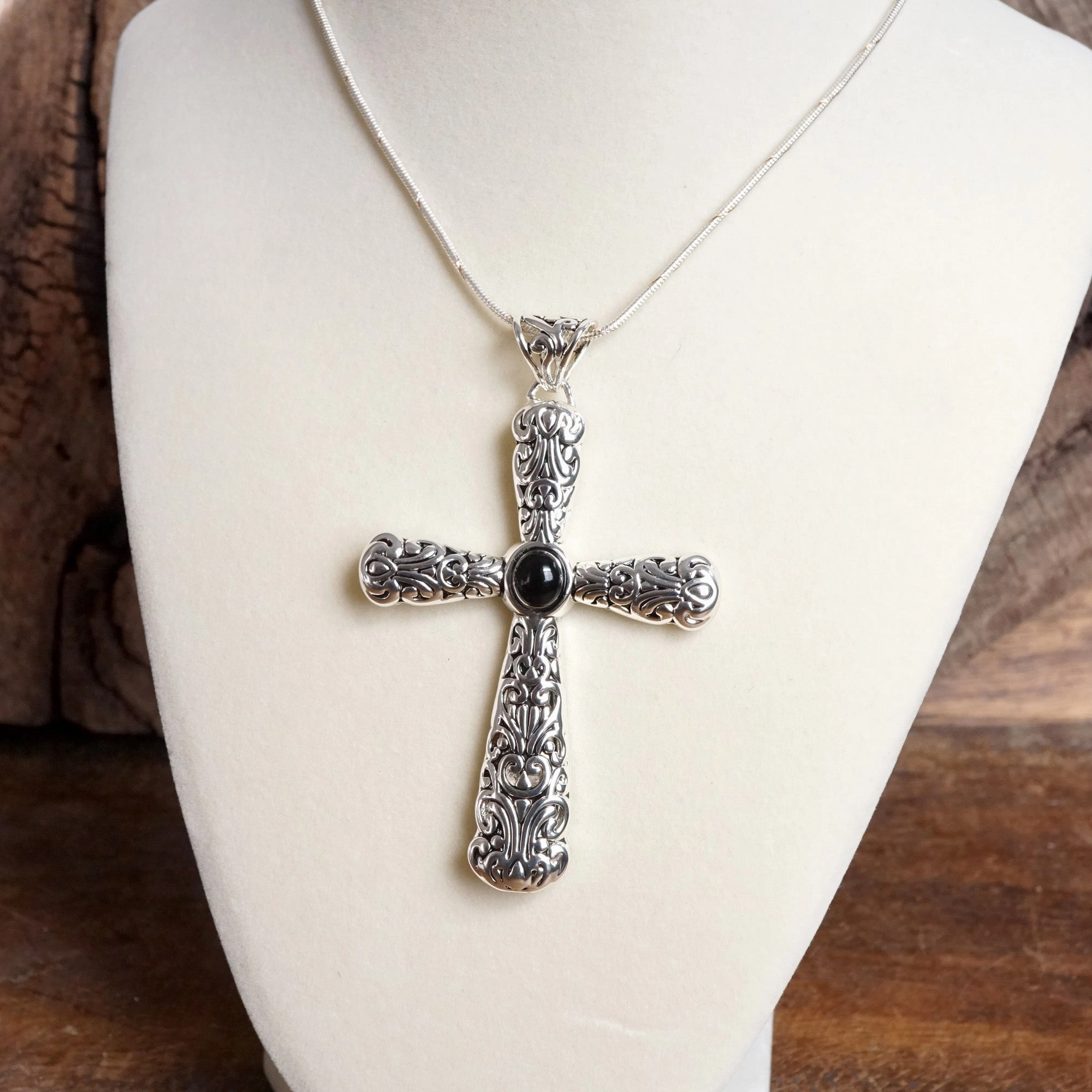 Timeless Classic Cross Necklace ?C Filigree Design Beautifying Adornment Friendship Token
