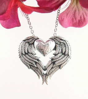 Polished Mood Love of Angels Heart-Shaped Wings Pendant