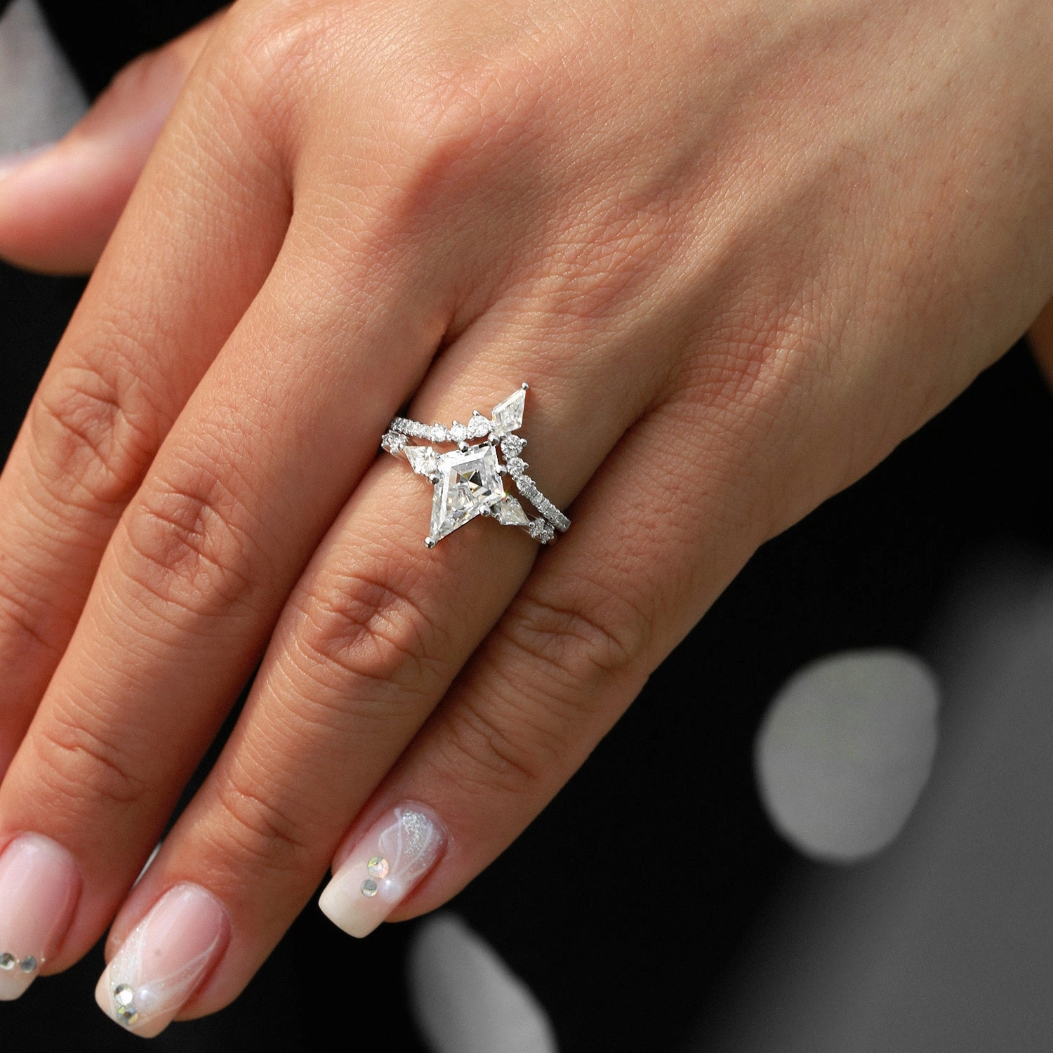 Graceful Twist Sculpted Shape Twin Flames - Women Kite Moissanite Wedding Ring Sets 2pcs