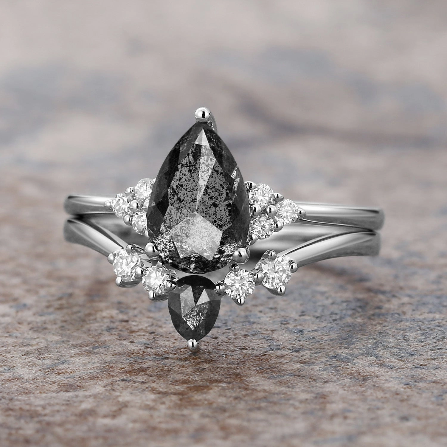 Lightweight Accent Twinning Pear Cut Salt and Pepper Diamonds Engagement Ring Sets 2pcs