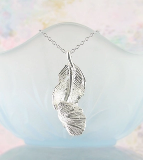 Falling Feather Pendant Trendy Man