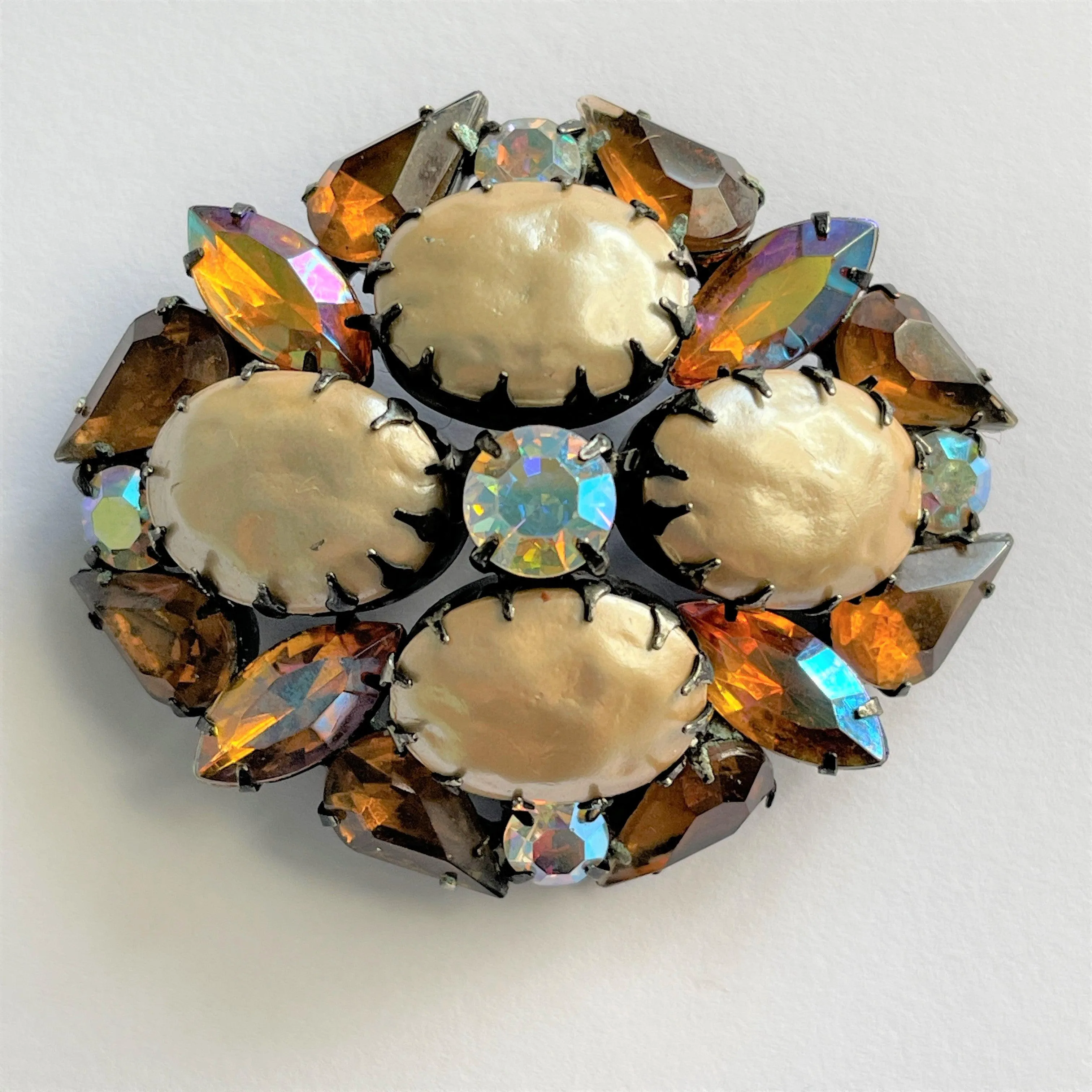 Unsigned Regency New York Vintage Brooch