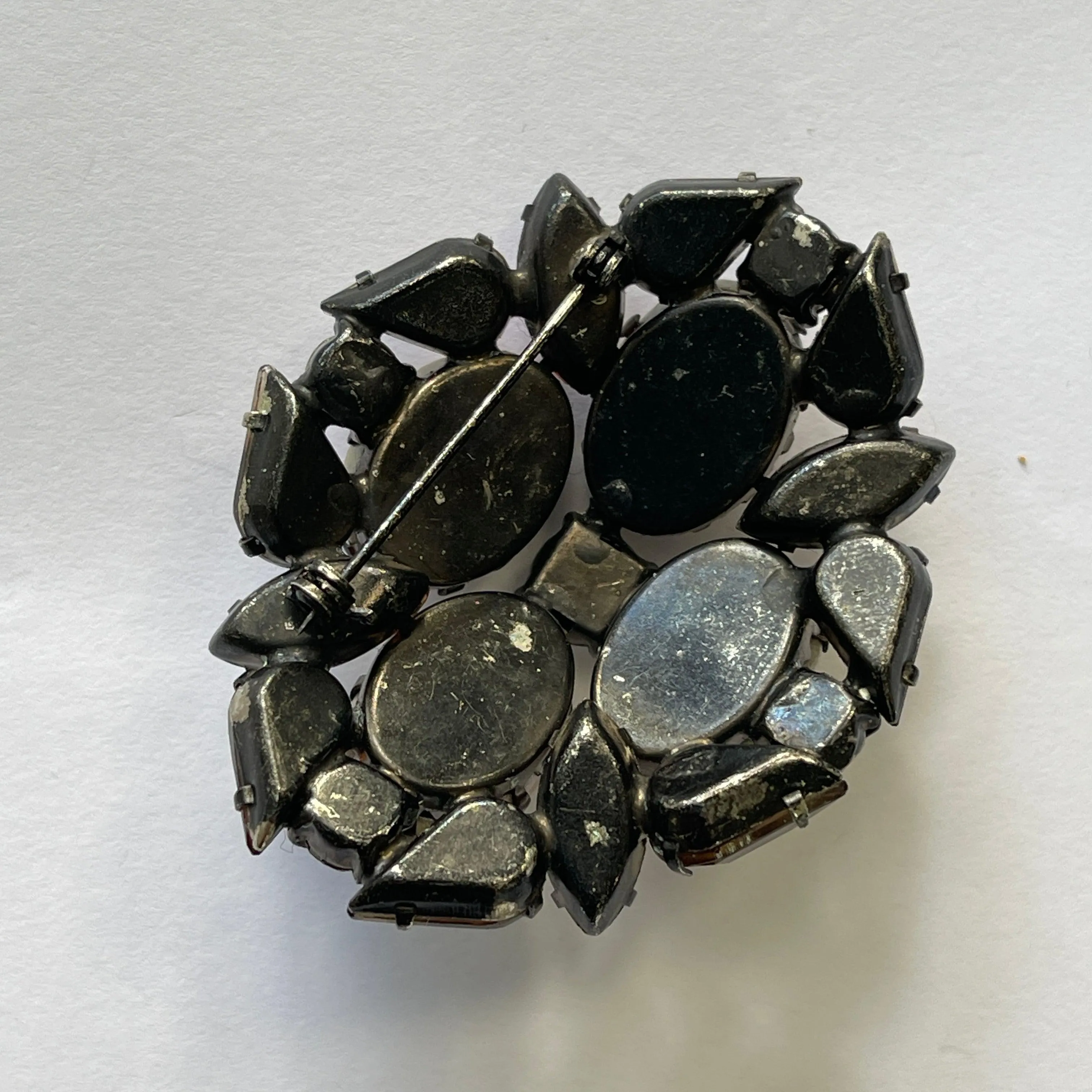 Unsigned Regency New York Vintage Brooch