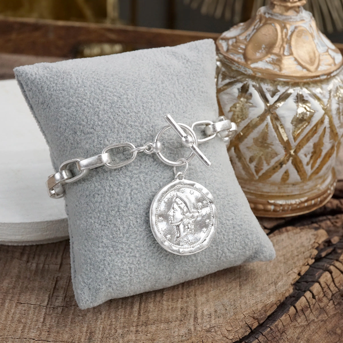 Fortunate Mixes Urban Token ?C Cable Chain Toggle Bracelet with Coin Charm