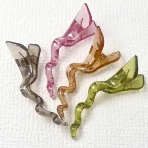 Wavy Clear Beak Hair Clip