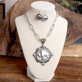 Summer Mood Business Accent Western Buffalo Coin Statement Necklace Set ?C Worn Silver Tone