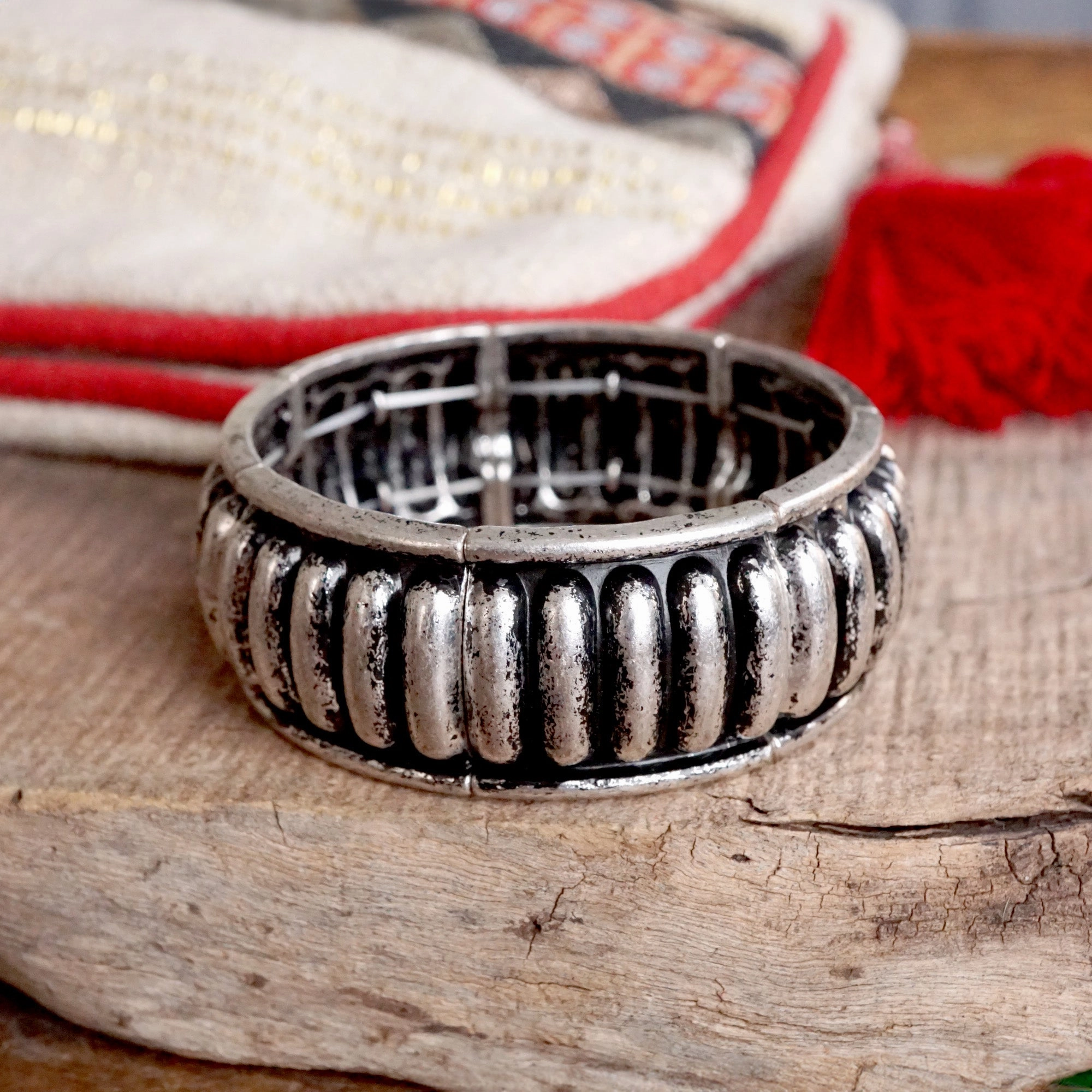 Western Stretchy Bangles ?C Hearts or Stripes in Worn Silver Tone Consistent Perspective Square Trade