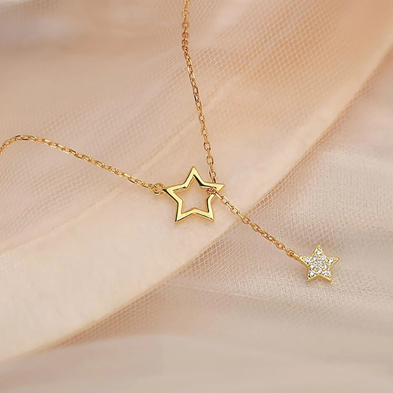Women Elegant Necklace Multilayer Long Necklace Fashion Layered Star Necklace Pendant Collarbone Chain (Gold, One Size)